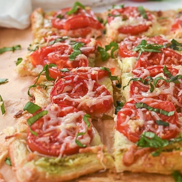 Tomato tart pieces